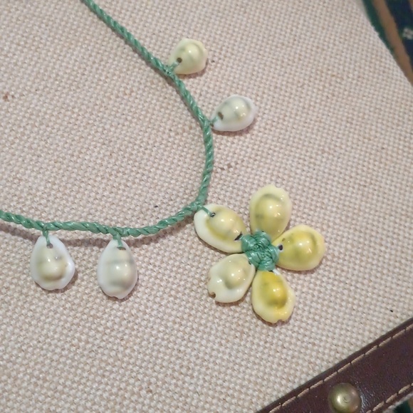 Seashell and Braided Rope 9 1/2" Necklace Vintage - Picture 2 of 5